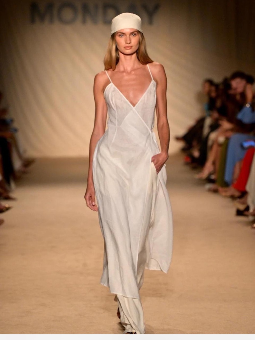 Monday Swimwear LEVANZO DRESS - WHITE
LINEN
